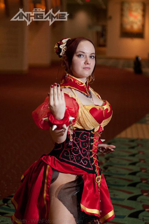 Ngắm nữ võ sĩ Chun Li “ngực bự” của Street Fighter - Ảnh 16