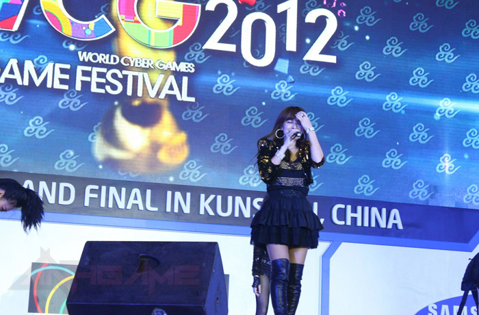 Thái Nghiên nhảy múa cực xung tại WCG 2012 - Ảnh 17