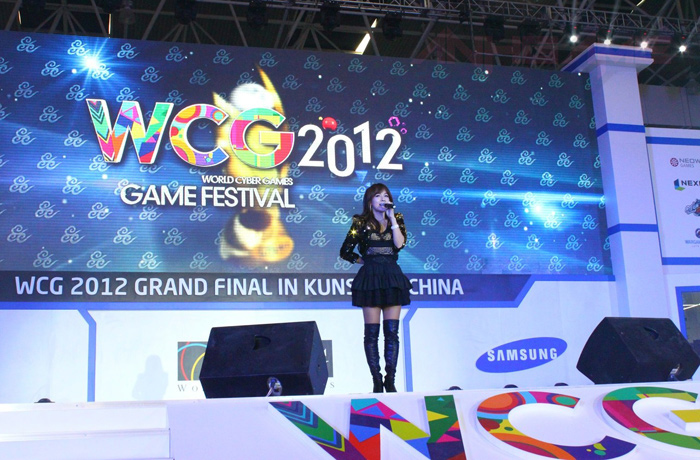 Thái Nghiên nhảy múa cực xung tại WCG 2012 - Ảnh 27