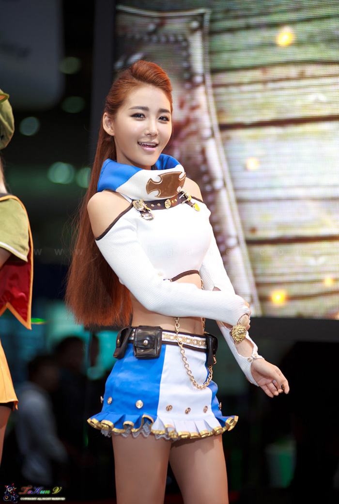 Showgirl G-star 2012: Bang Eun Young - Ảnh 2