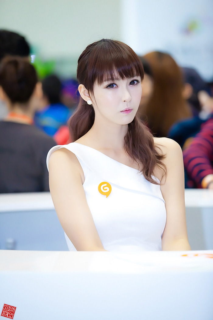 Showgirl G-star 2012: Kang Yui - Ảnh 7