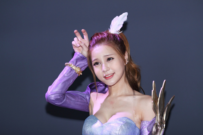 Showgirl G-star 2012: Park Soo Yu - Ảnh 21