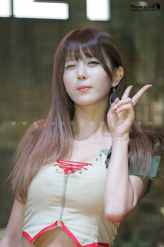Showgirl G-Star 2012: Heo Yoon Mi - Ảnh 28
