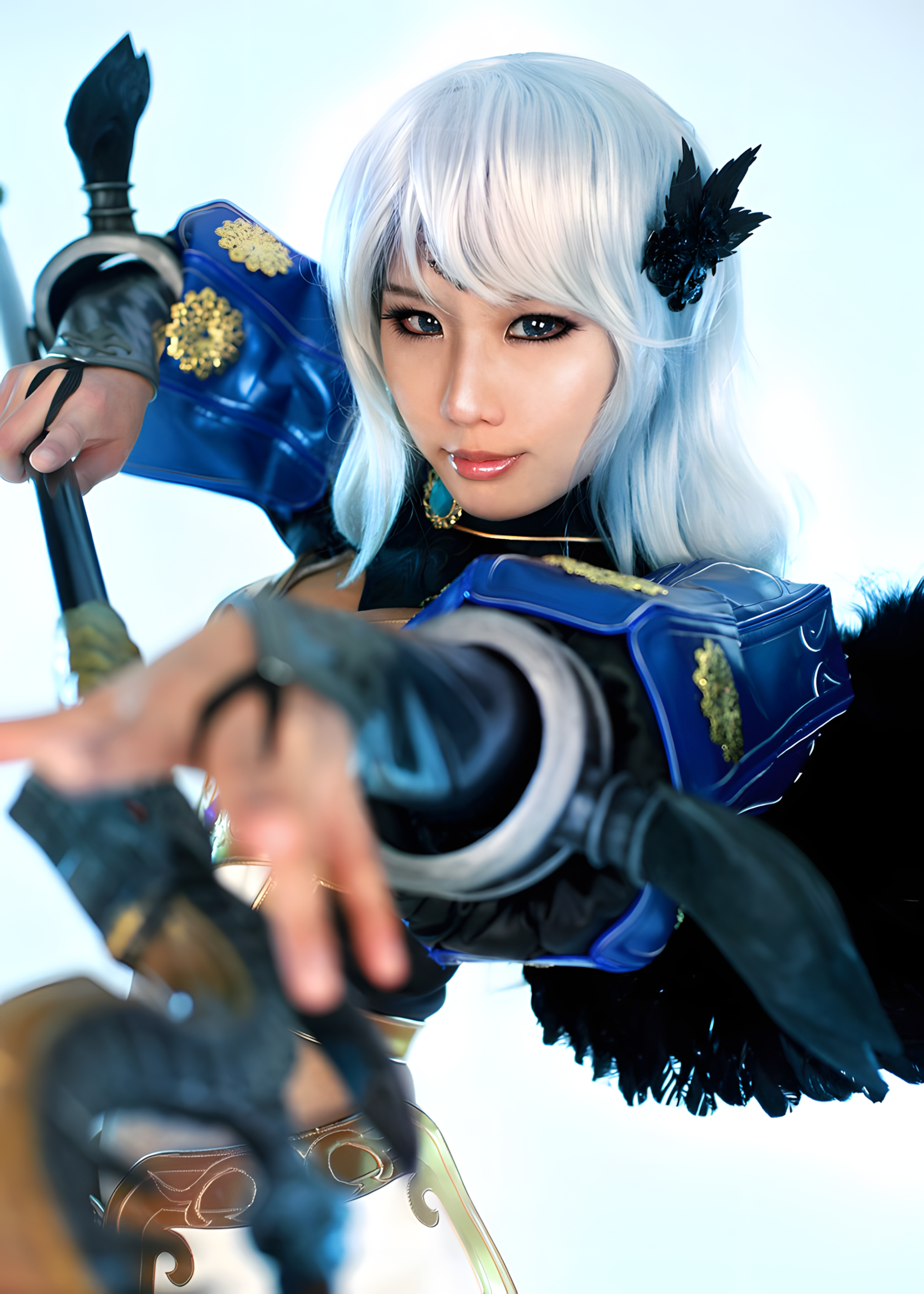 Tasha quyến rũ với cosplay Guardian trong E.O.S