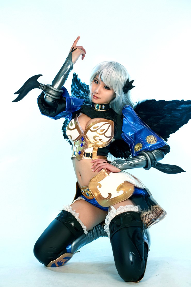 Tasha quyến rũ với cosplay Guardian trong E.O.S - Ảnh 5