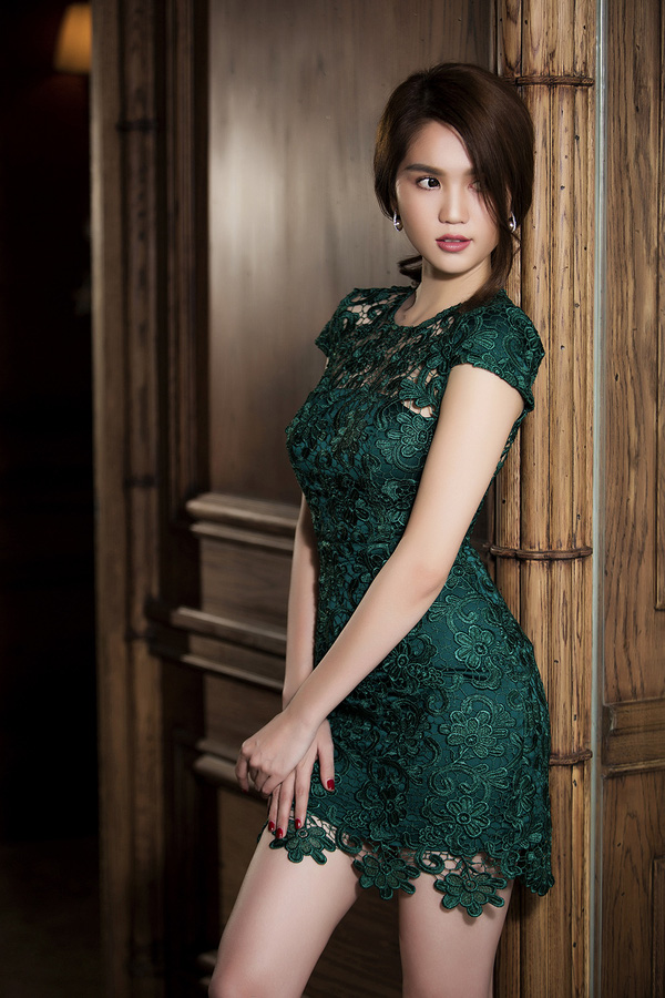 Ngọc Trinh lại khoe nhan sắc gợi cảm "chết người" - Ảnh 4