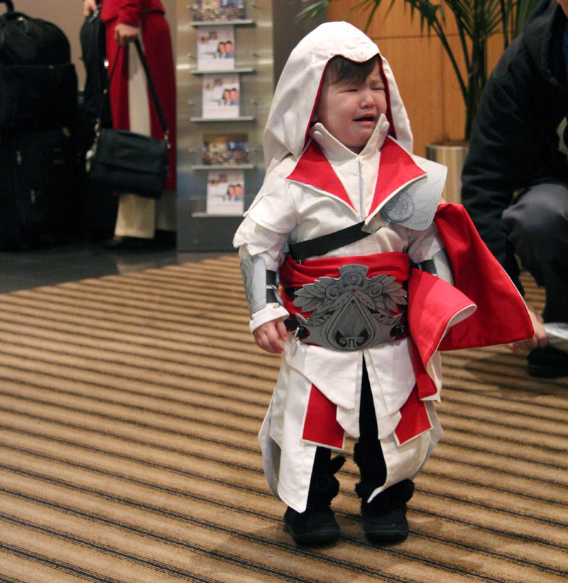 Ngắm cosplay Ezio phiên bản nhí cực đáng yêu - Ảnh 5