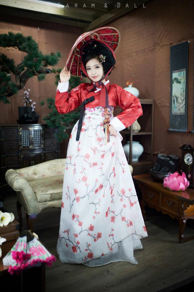 Tomia gợi cảm với trang phục truyền thống Hanbok - Ảnh 8