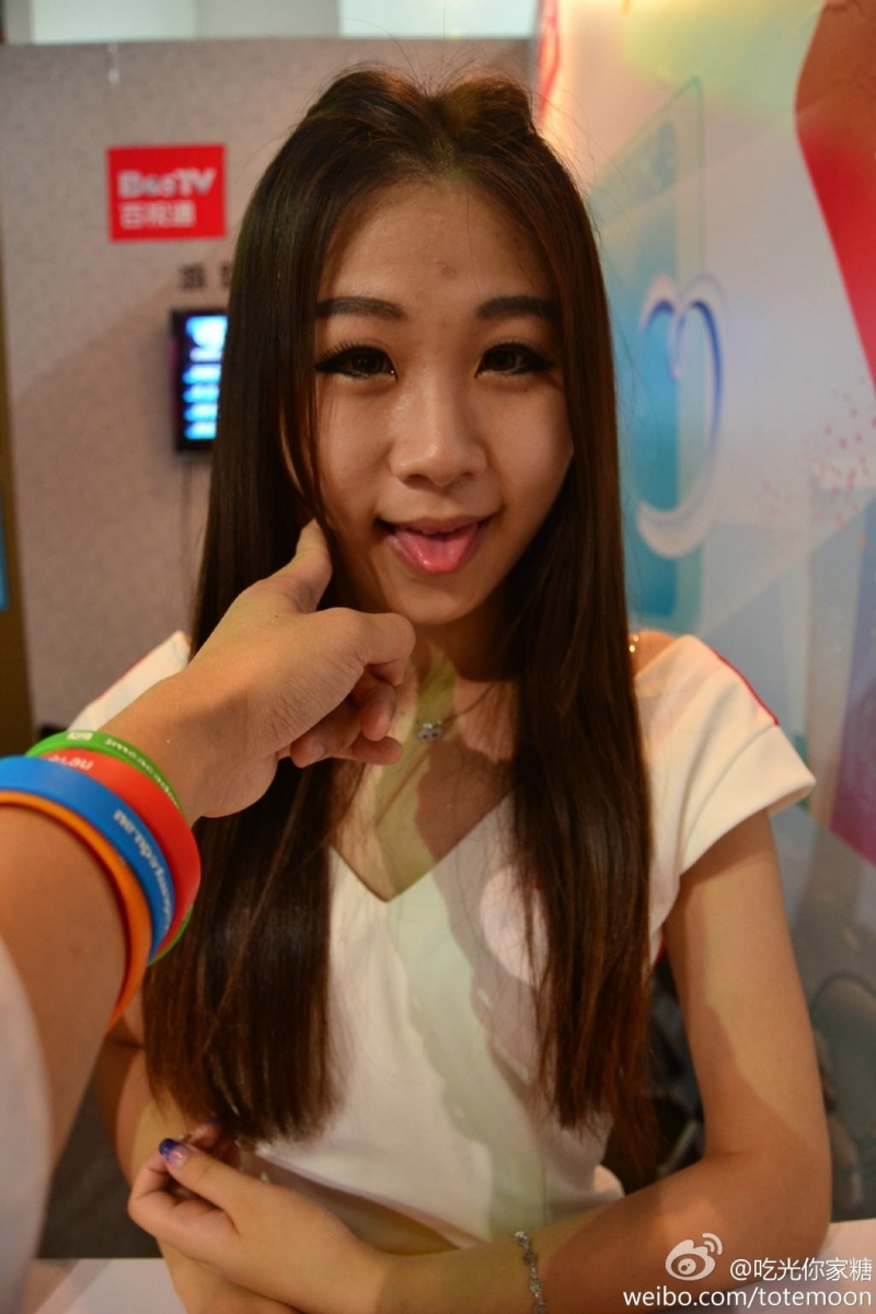 Sờ tận tay các showgirl tại ChinaJoy 2013 - Ảnh 3