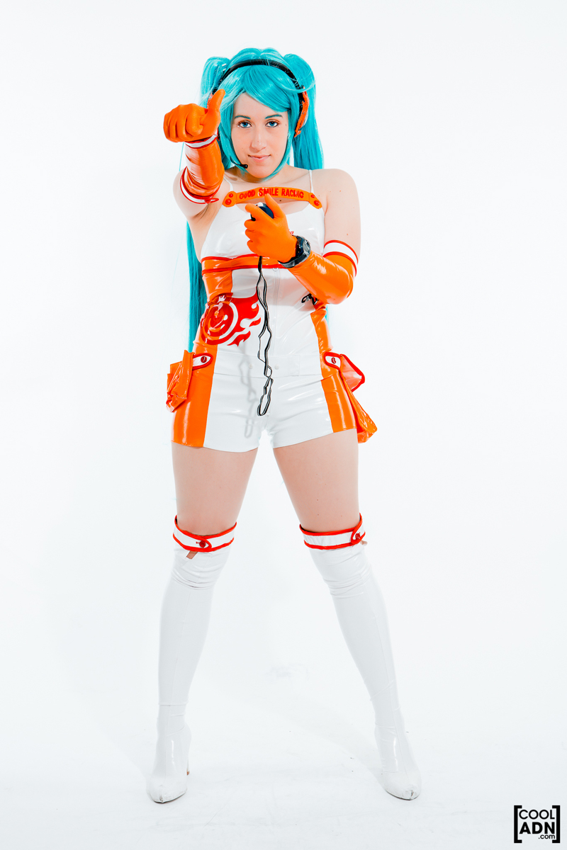 Hatsune Miku dễ thương với cosplay Miku Racing 2010 - Ảnh 8