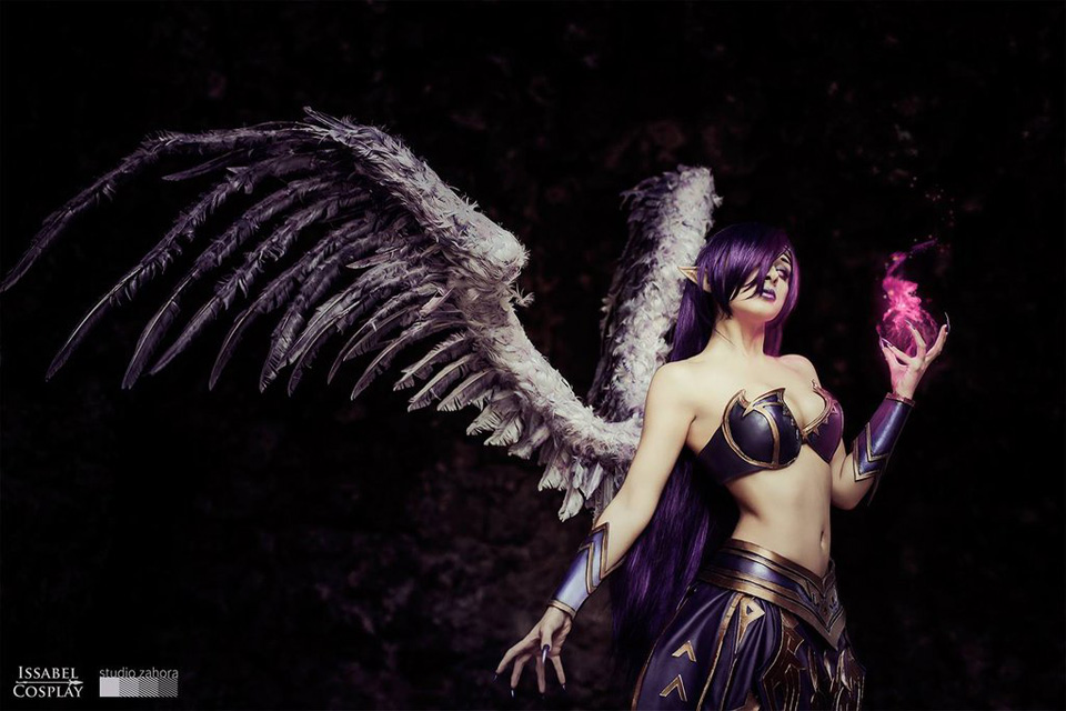 Issabel quyến rũ với cosplay Thiên Thần Sa Ngã - Ảnh 4