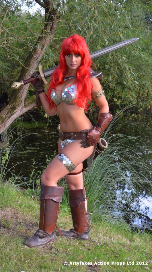 Choáng với vẻ đẹp gợi cảm của Red Sonja - Ảnh 3