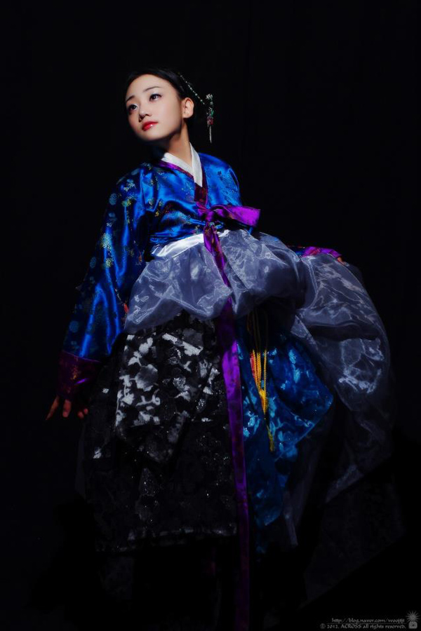 Miyuko xúng xính trong trang phục Hanbok - Ảnh 7
