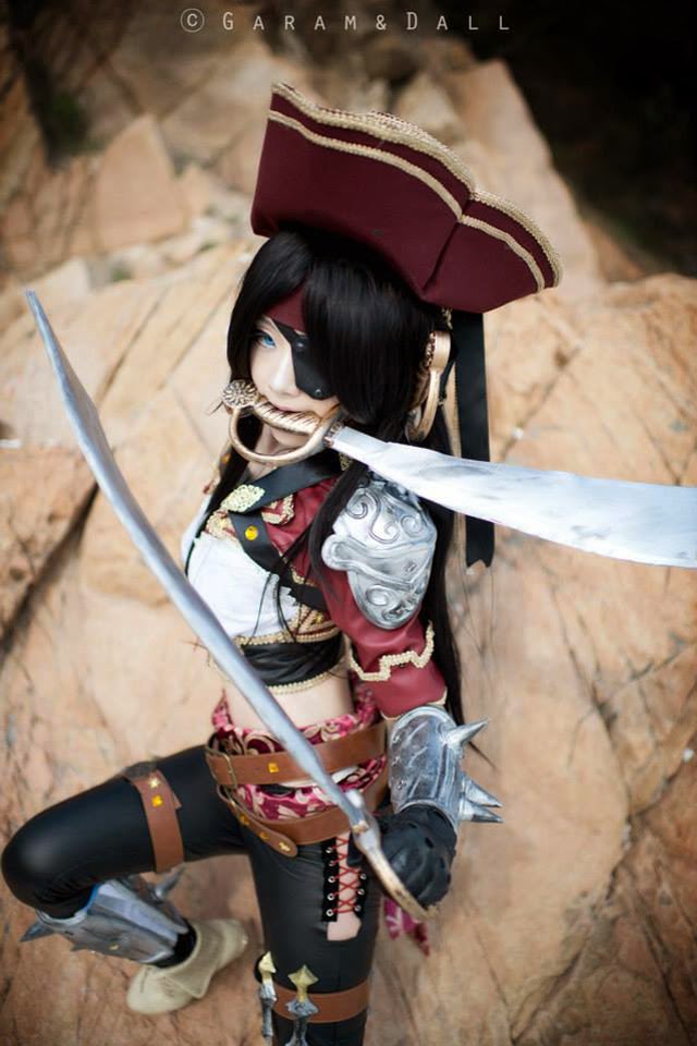 Miyuko khoe trọn bộ cosplay Katarina "cướp biển" - Ảnh 31