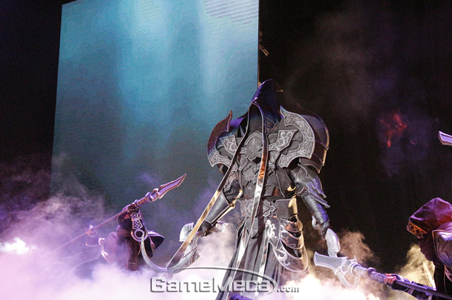 Ngắm cosplay tại lễ ra mắt Diablo 3: Reaper of Souls - Ảnh 5