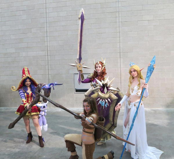 Ngất ngây với cosplay Leona "đẹp như mơ" - Ảnh 16