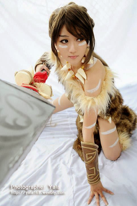 Thợ săn Nidalee khoe dáng giữa rừng vắng - Ảnh 27