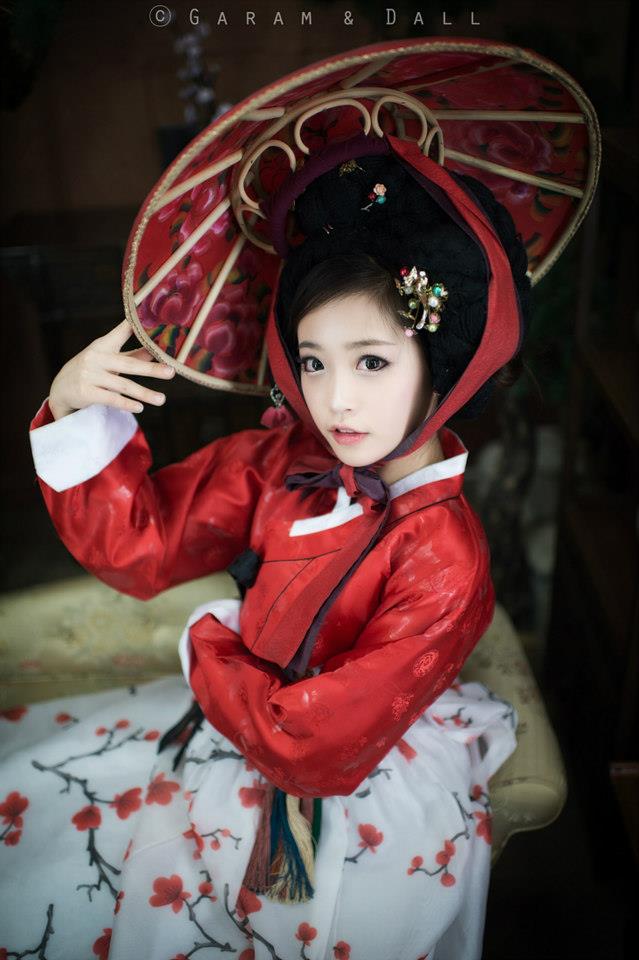 Tomia gợi cảm với trang phục truyền thống Hanbok - Ảnh 13