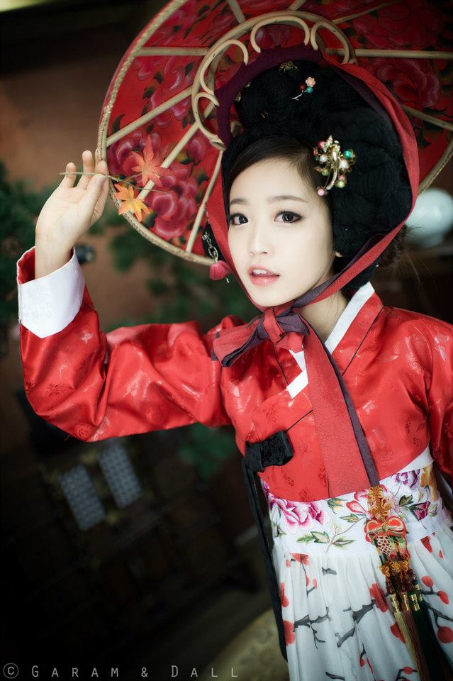 Tomia gợi cảm với trang phục truyền thống Hanbok - Ảnh 11
