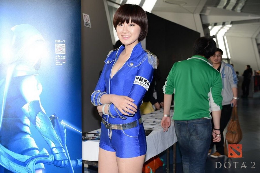 Những cô nàng showgirl xinh đẹp tại DotA 2 G-League - Ảnh 8