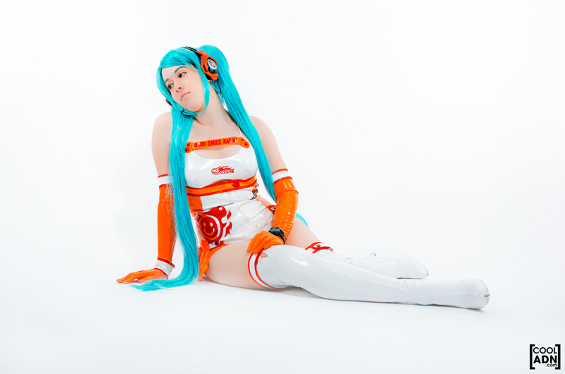 Hatsune Miku dễ thương với cosplay Miku Racing 2010 - Ảnh 12