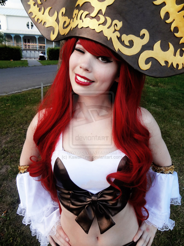Tine Marie Riis quyến rũ với cosplay Miss Fortune - Ảnh 2