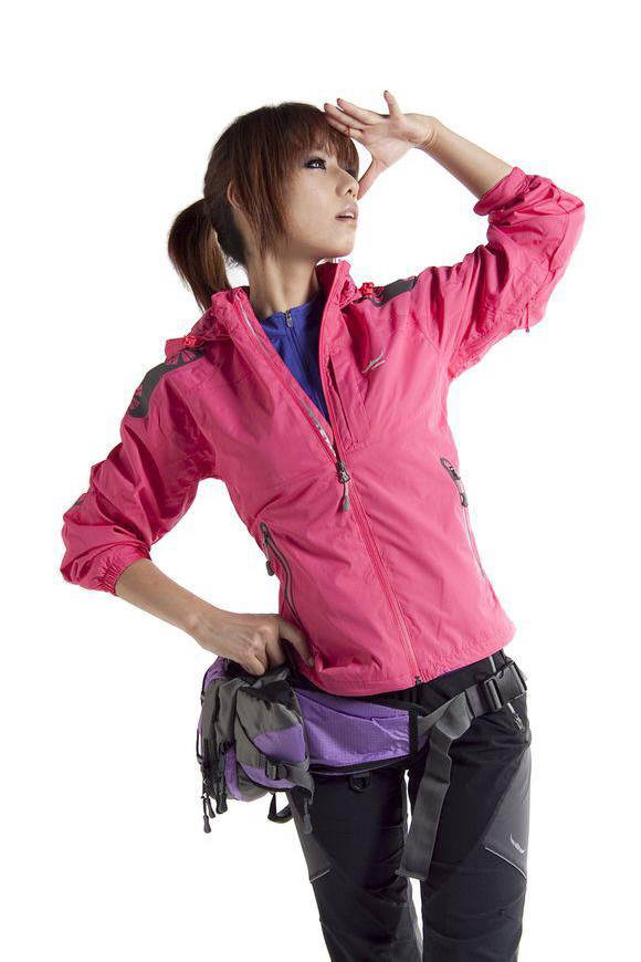 Tasha khoe dáng thể thao cực chuẩn - Ảnh 4