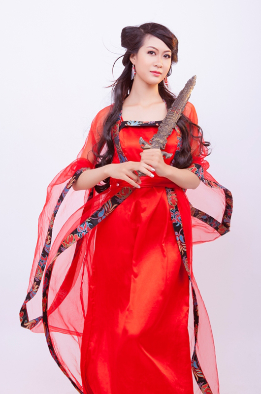 Mỹ nữ Việt quyến rũ với cosplay Thiên Địa Quyết - Ảnh 4