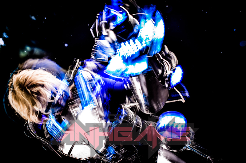 Cosplay Ezreal Vũ Khí Tối Thượng nhìn "ảo tung chảo" - Ảnh 18