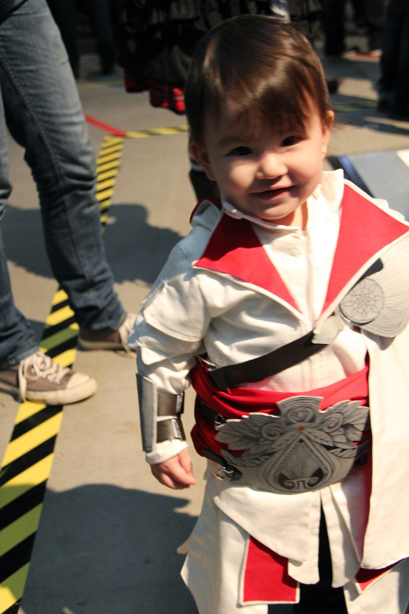 Ngắm cosplay Ezio phiên bản nhí cực đáng yêu - Ảnh 3