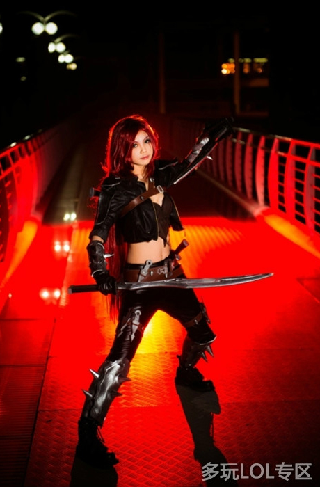 Ngắm vẻ đẹp quyến rũ của "ác kiếm" Katarina - Ảnh 2