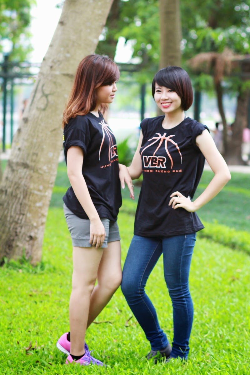 Thí sinh Miss Bóng Rổ 2013 đọ dáng tại công viên - Ảnh 10