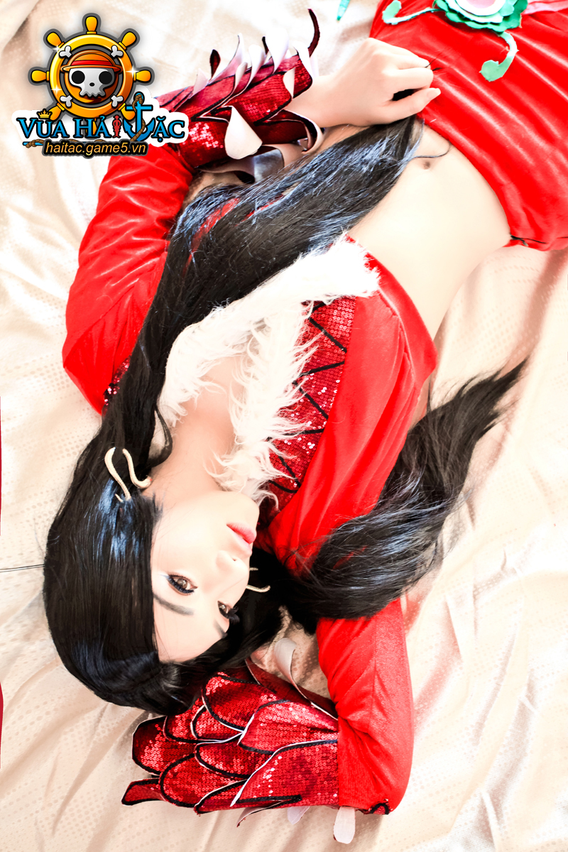 Ly Ba Lan quyến rũ với cosplay Boa Hancock - Ảnh 7
