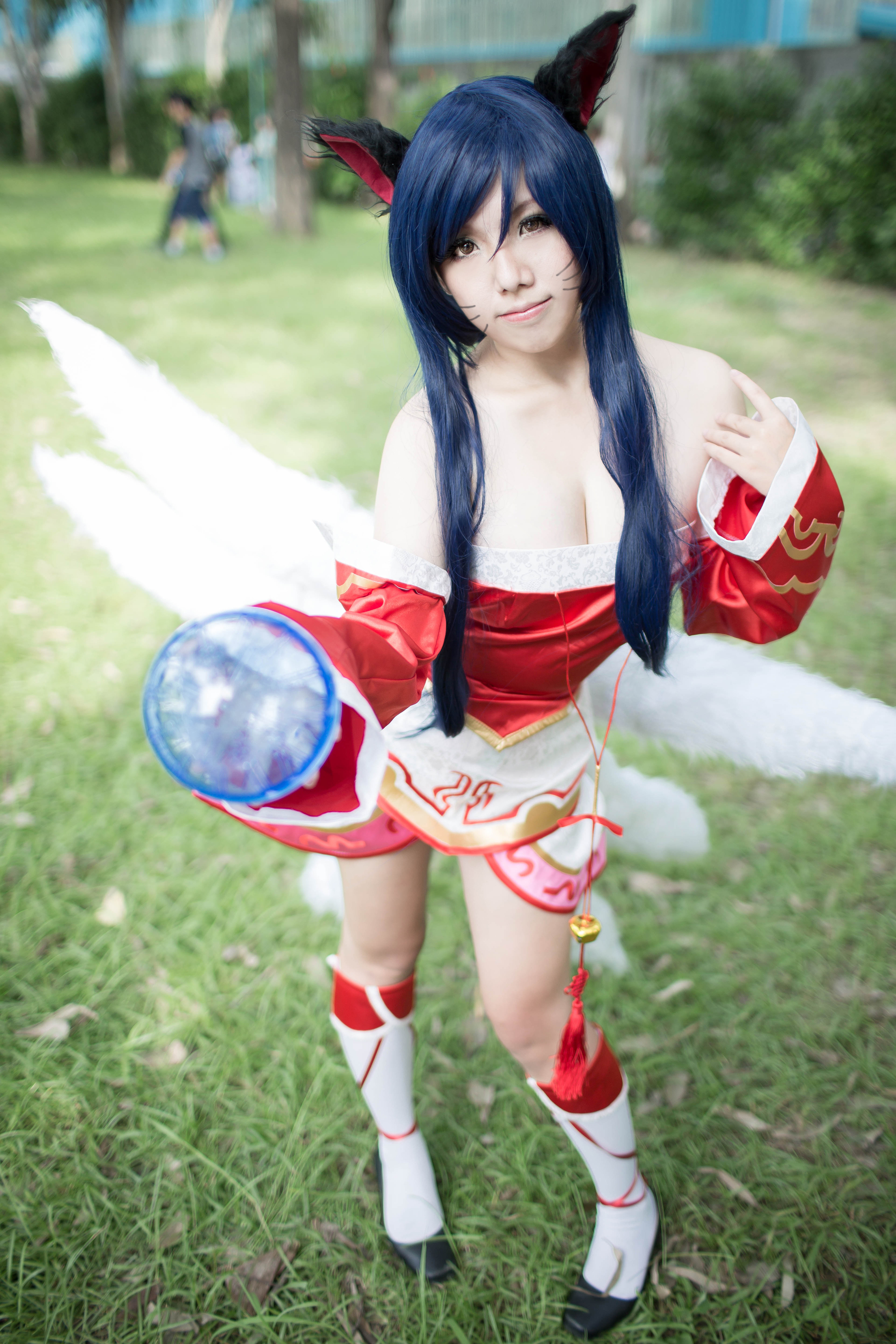 Ngắm Amane Miko quyến rũ với cosplay Ahri - Ảnh 3