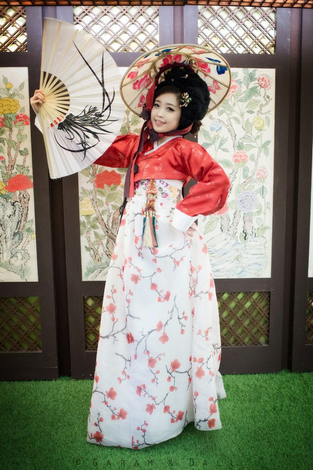 Tomia gợi cảm với trang phục truyền thống Hanbok - Ảnh 5