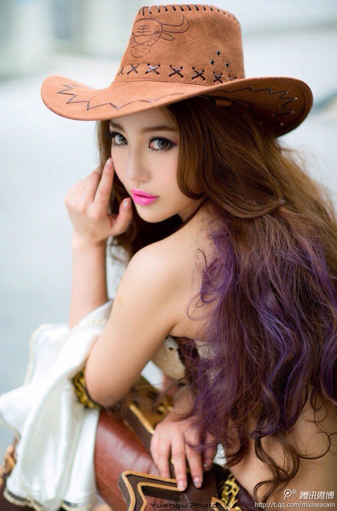 Vương Huệ Tâm quyến rũ với cosplay Miss Fortune - Ảnh 6