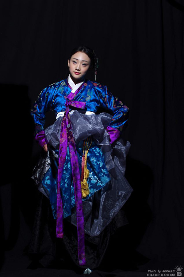 Miyuko xúng xính trong trang phục Hanbok - Ảnh 1