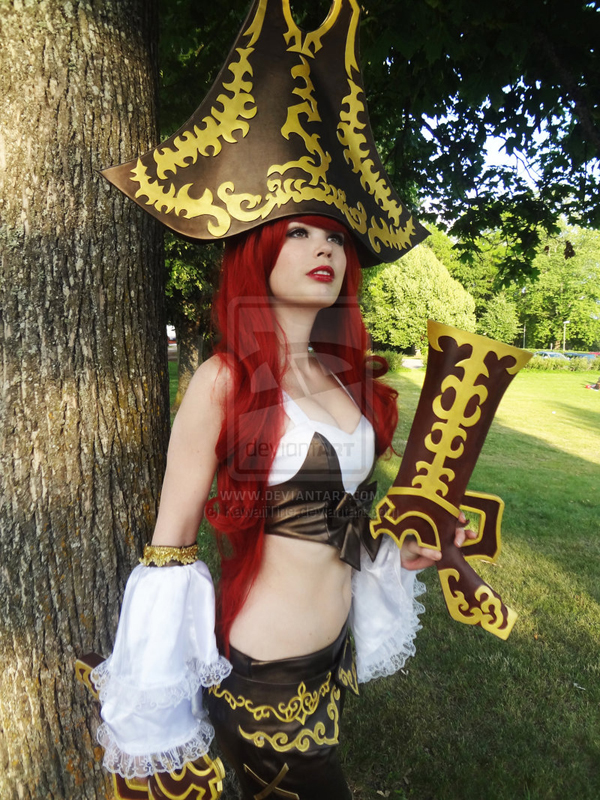 Tine Marie Riis quyến rũ với cosplay Miss Fortune - Ảnh 1