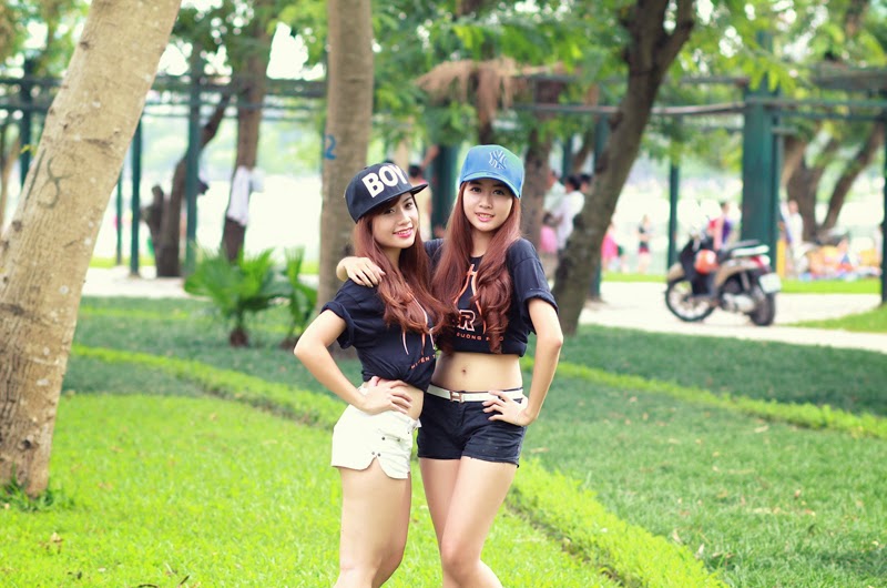 Thí sinh Miss Bóng Rổ 2013 đọ dáng tại công viên - Ảnh 14