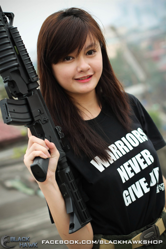 Bộ ảnh cosplay kiểu quân đội tuyệt đẹp của coser Việt - Ảnh 2