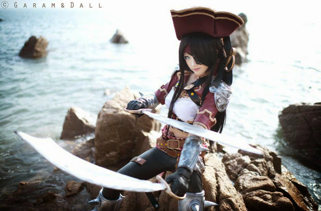 Miyuko khoe trọn bộ cosplay Katarina "cướp biển" - Ảnh 35