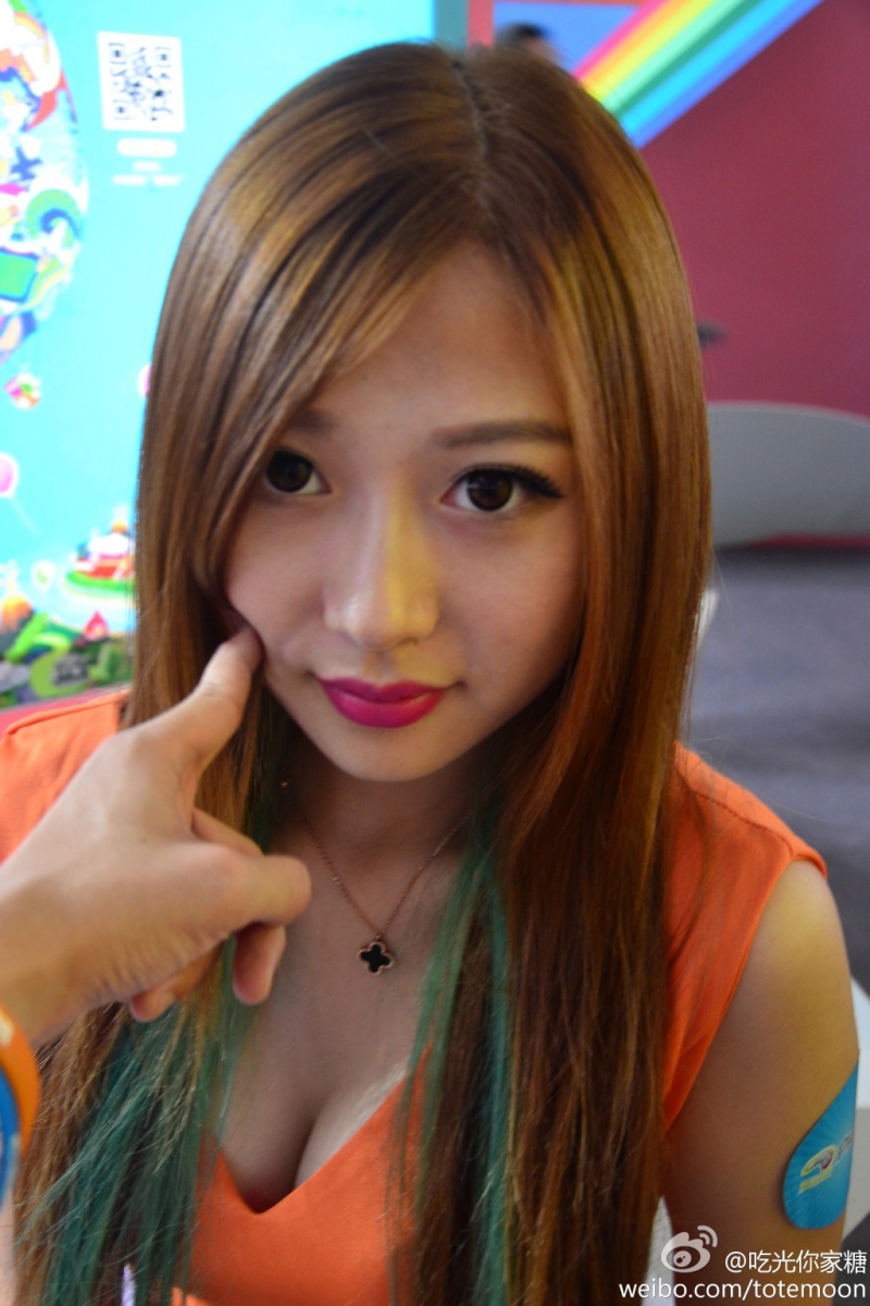 Sờ tận tay các showgirl tại ChinaJoy 2013 - Ảnh 54