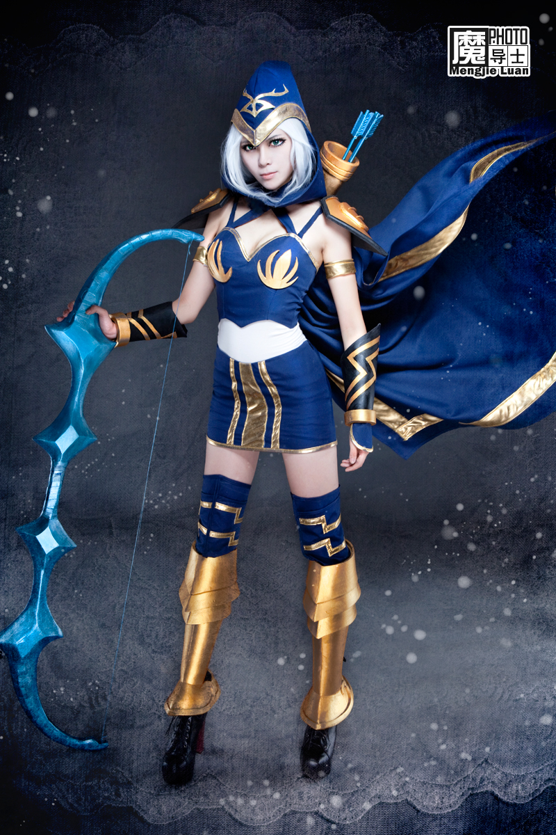 Cosplay "cung băng" Ashe đẹp điên đảo - Ảnh 2