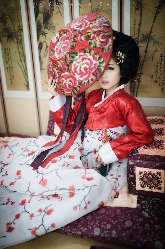 Tomia gợi cảm với trang phục truyền thống Hanbok - Ảnh 15