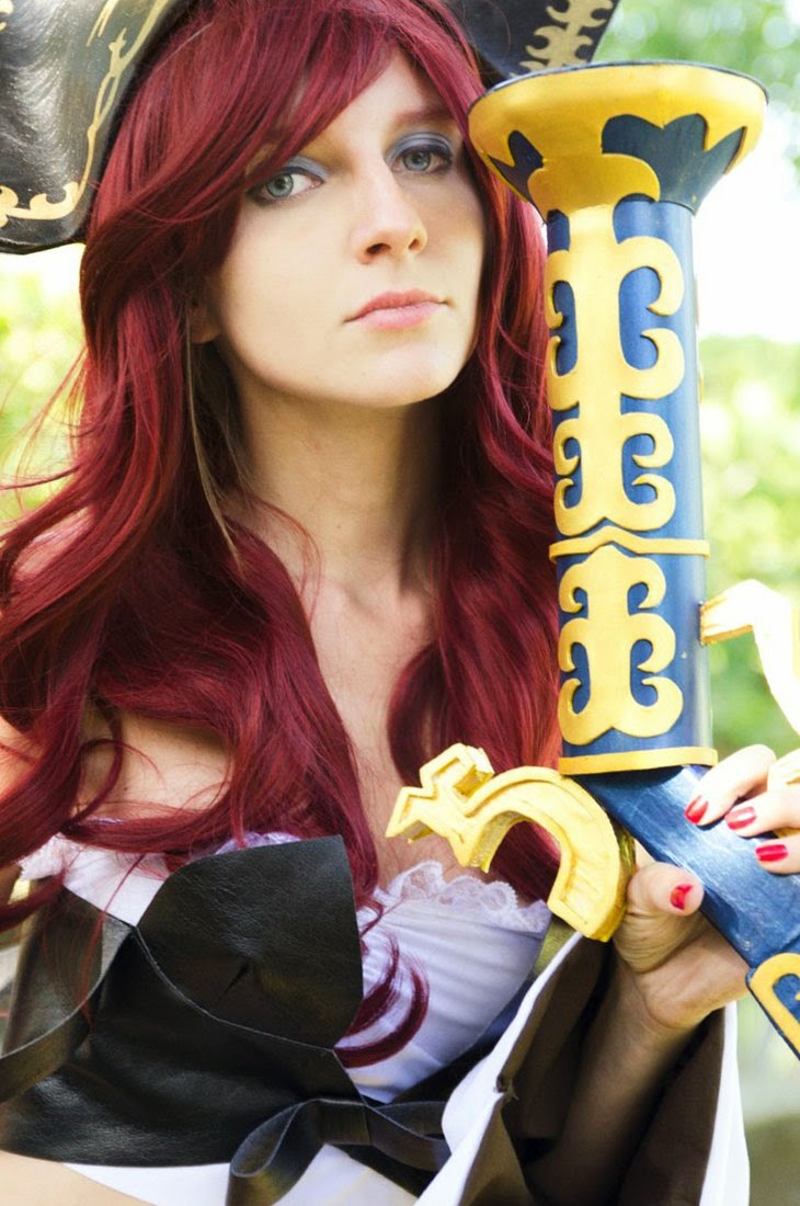 Vẻ đẹp quyến rũ của "thợ săn tiền thưởng" Miss Fortune - Ảnh 3