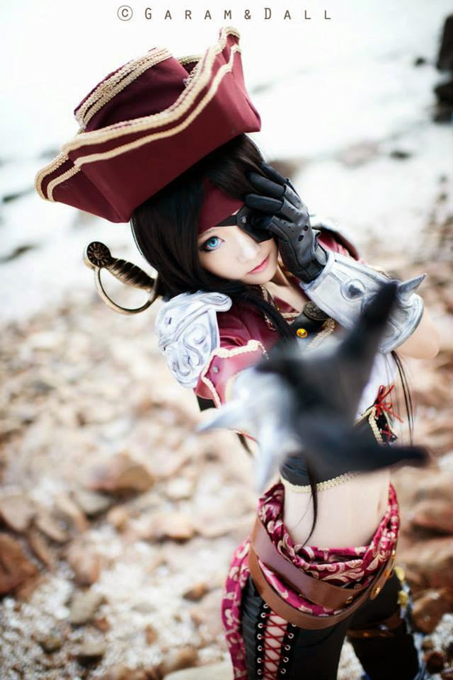 Miyuko khoe trọn bộ cosplay Katarina "cướp biển" - Ảnh 23