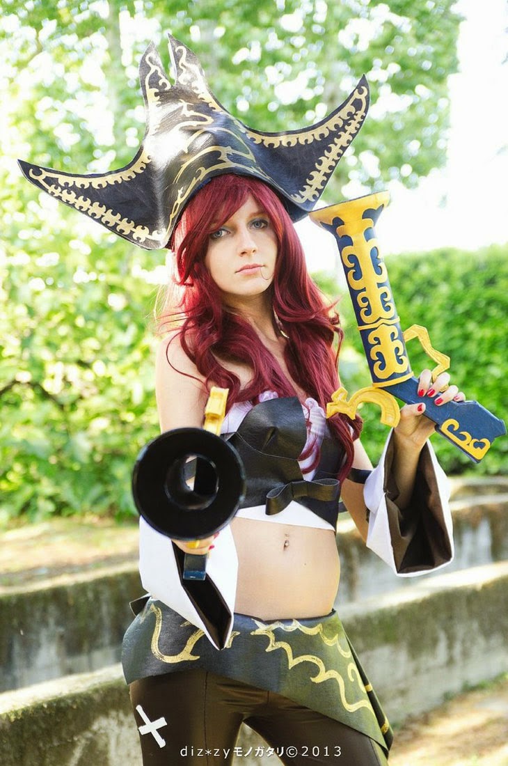 Vẻ đẹp quyến rũ của "thợ săn tiền thưởng" Miss Fortune - Ảnh 2