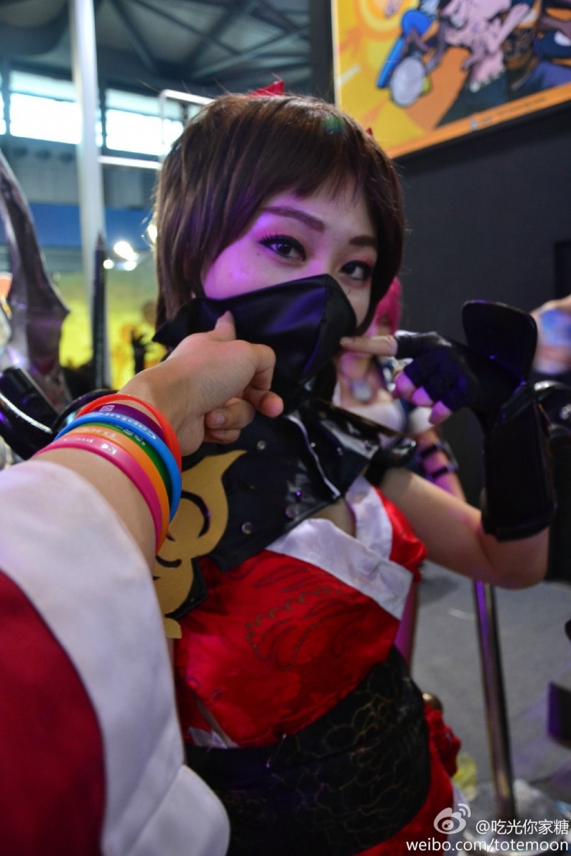 Sờ tận tay các showgirl tại ChinaJoy 2013 - Ảnh 27