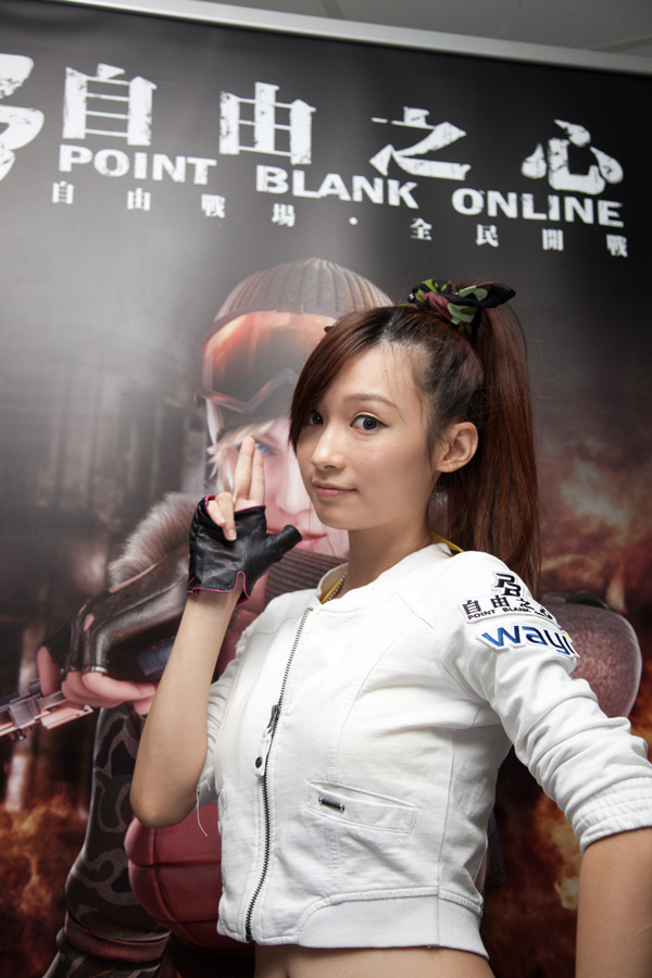 Biệt đội "PB Girls" của Point Blank Online - Ảnh 9