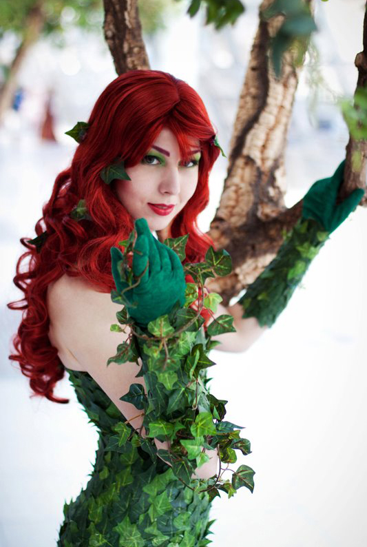 Nàng Poison Ivy xuất hiện ngoài đời cực gợi cảm - Ảnh 4